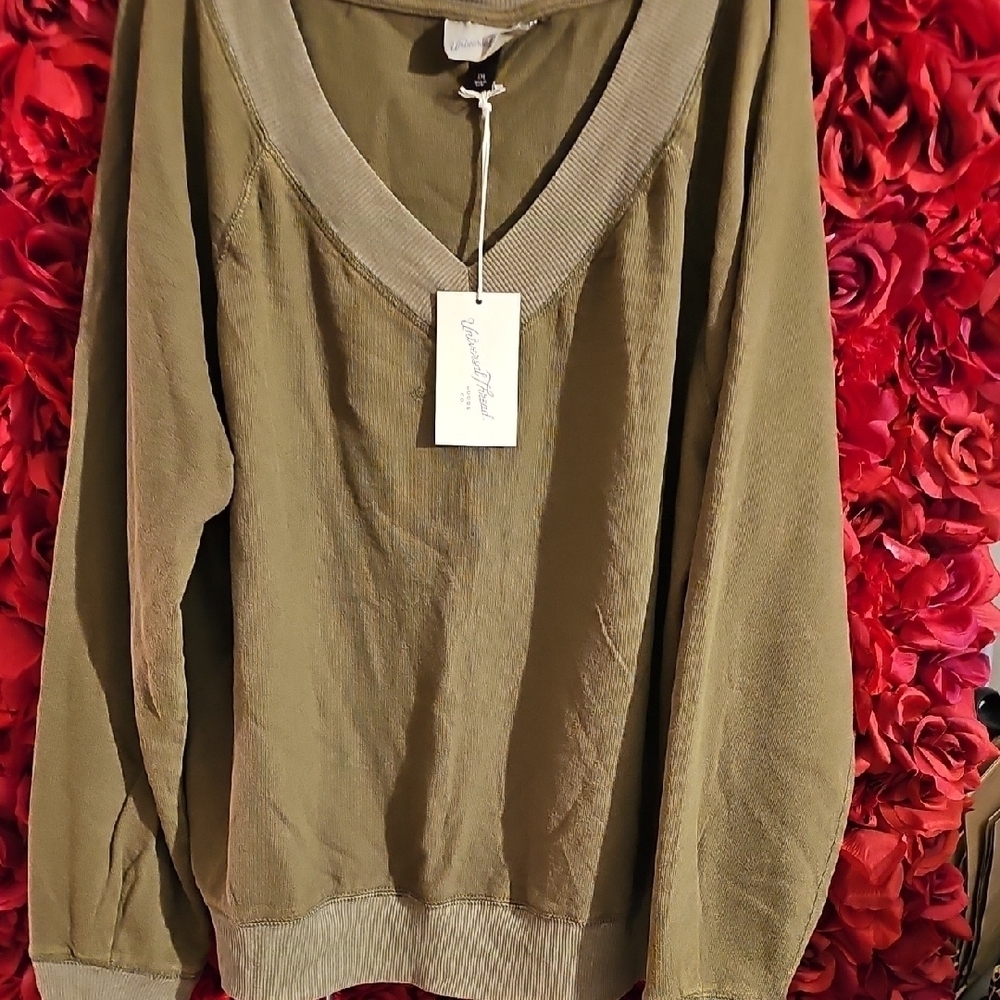 Universal Thread NWT Olive Green V-Neck Thin Sweater Size XXL